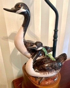 lot 71 image: Darling Vintage Duck Table Lamp
