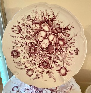 lot 219 image: Windsor Ware China Grouping