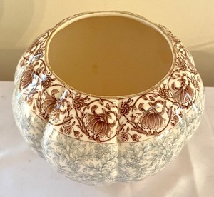 lot 222 image: Vintage Royal Worcester Vase