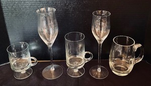 lot 267 image: Grand Grouping of Glassware