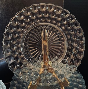 lot 276 image: Beautiful Bubble Glass Dish Grouping