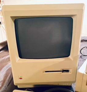 lot 286 image: Vintage Apple Macintosh 512K Computer Monitor, Printer, Keyboard, Disk Drive
