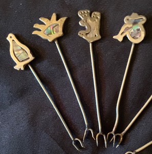 lot 300 image: 12 Inlaid Mother of Pearl Accented Appetizer Picks