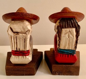 lot 131 image: Wood Carved Figurines From Mexico