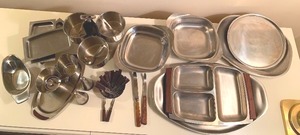 lot 137 image: Vintage Mid Century Design 19 Piece Serving Pieces