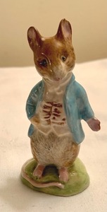 lot 145 image: Cute Ceramic Figurines From England including Beatrix Potter Figurines