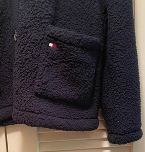 lot 332 image: New Tommy Hilfiger Fleece Shirt