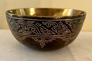 lot 470 image: Vintage Etched Brass Bowl and Dragon Figurines
