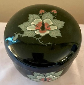 lot 503 image: Forest Green Floral Trinket Box