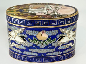 lot 32 image: Vintage Cloisonn Trinket Box