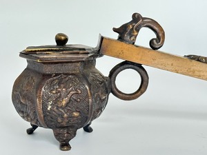 lot 9 image: Vintage Ornate Japanese Paint Brush Holder and Ink Well
