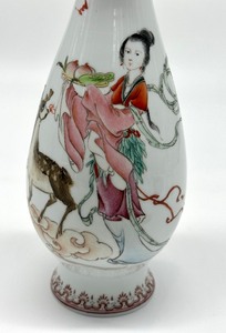 lot 172 image: Vintage Porcelain Asian Vase