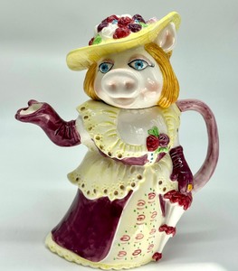 lot 186 image: Vintage Sigma Cookie Jar