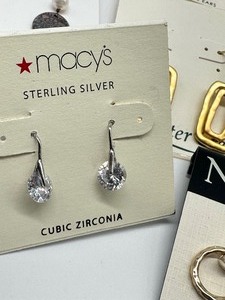lot 497 image: Variety of New Earrings
