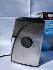lot 427 image: Black and Decker Electric Coffee Grinder Model CBM210