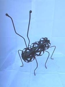 lot 526 image: Fun Large Metal Ant Garden Decorative Figurine