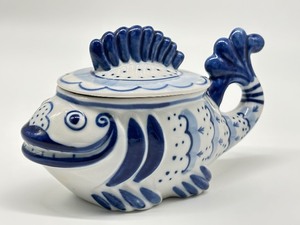 lot 49 image: Vintage USSR  Hand Painted Fish Trinket Box