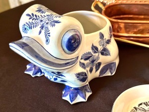lot 481 image: Variety of Decorative Items