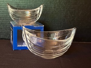 lot 488 image: Two Crystal Nybro Boat Shaped Dishes