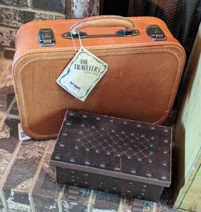 lot 387 image: Assorted Decorative Storage Boxes and Luggage