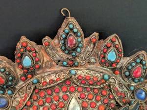 lot 396 image: Stone Inlaid Decorative Boar Mask