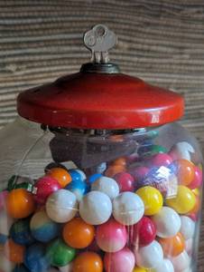 lot 514 image: Vintage Northwestern Gumball Machine