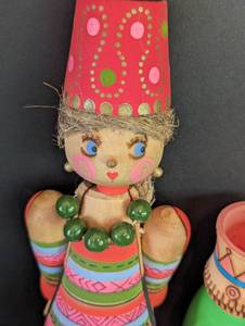 lot 519A image: Colorful Vintage Wood FigurinesWall Hangings