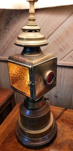 lot 381 image: Vintage Auto Light Table Lamp