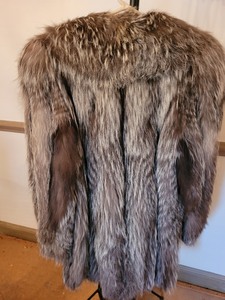 lot 22 image: Womens Fur Coat