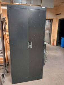 lot 51 image: Metal Storage Cabinet