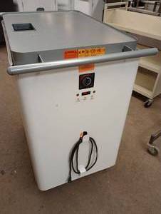 lot 54 image: Bretford Laptop Charging Cart