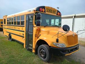 lot 1 image: 2009 International School Bus