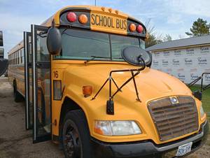 lot 3 image: 2008 Blue Bird School Bus