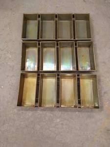 lot 88 image: (3) 4-Strap Loaf Pans