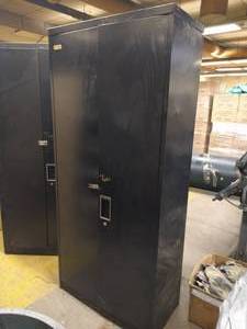 lot 121 image: Metal Storage Cabinet