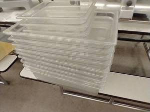 lot 140 image: (13) Plastic Food TraysBins
