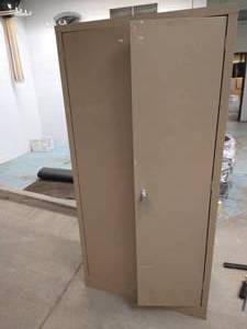 lot 163 image: Metal Storage Cabinet