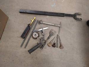 lot 165 image: Variety of Miscellaneous Tools & Hardware