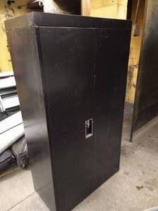 lot 212 image: Metal Storage Cabinet