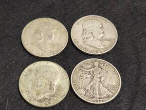 lot 220 image: (4) US Silver Half Dollars