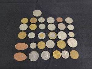 lot 222 image: Lot of Assorted Foreign and Commemorative Coins - France, Germany, Jamaica and More