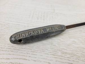lot 208 image: Vintage MINN-KOTA MFG Co Gaff Hook - Moorhead, MN