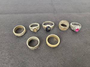 lot 254 image: Lot of (7) Assorted Rings