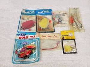 lot 263 image: Lot of Vintage NOS Fishing Lures - Les Davis, J&T Lures, Half-Fast and More