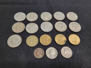 lot 292 image: (11) Kennedy Half Dollar Coins - Dates Range From 1971 to 2000, Dollar Coins and More