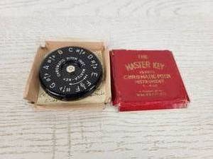 lot 297 image: Vintage Master Key Chromatic Pitch Instrument with Original Box