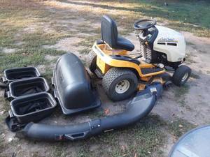 lot 2 image: Cub cadet lt1042 riding lawn mower