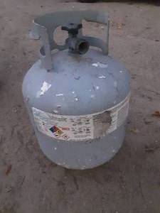 lot 16 image: 20 lb propane tank empty