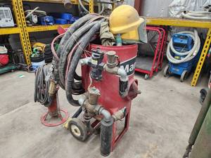 lot 29 image: 2012 Marco Air 350# Sandblaster Pot