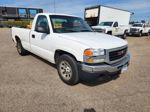 lot 3 image: 2006 GMC Sierra 1500 2-Door Regular Cab Pickup Truck